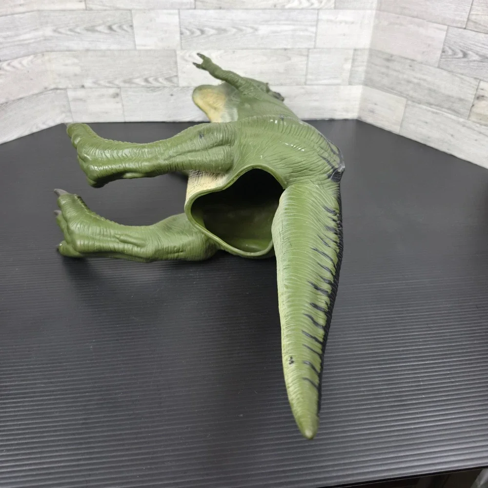 Vintage 1996 The Lost World Jurassic Park T-Rex Dinosaur Figure Kenner Green 24